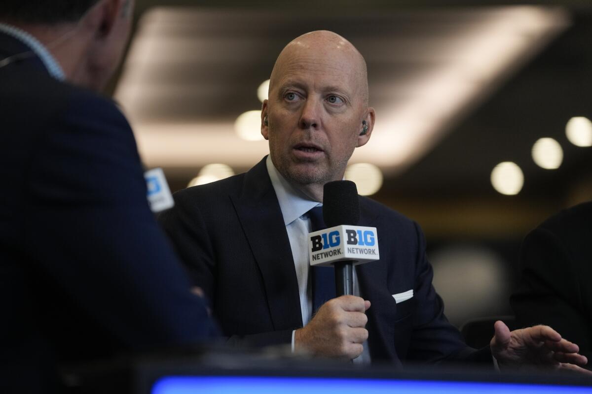 Kobe Johnson brings loads of crossover attraction in uncommon swap from USC to UCLA 1 UCLA men's basketball coach Mick Cronin speaks during Big Ten media day