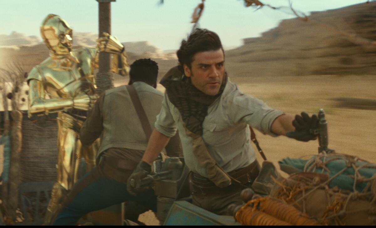 El actor Oscar Isaac en una escena de “Star Wars: The Rise of Skywalker”.