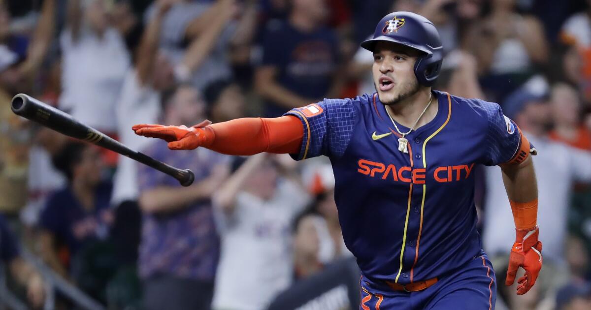 Yainer Díaz breaks tie and wins with homer in 9th; Astros beat Red Sox