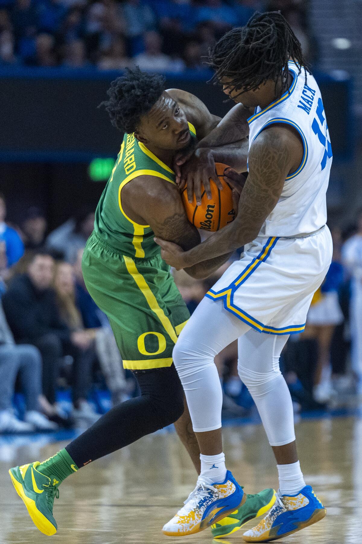 UCLA, Oregon'u altı maçta beşinci galibiyetle mağlup ederek .500'e yükseldi