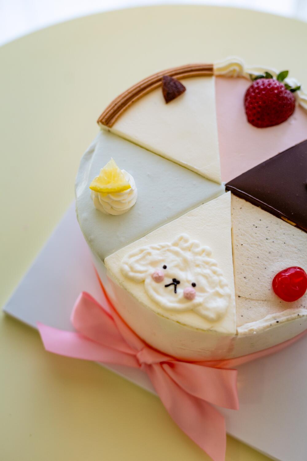 The Korean minimalist cake trend is here to stay. Get in line at this viral Koreatown bakery
