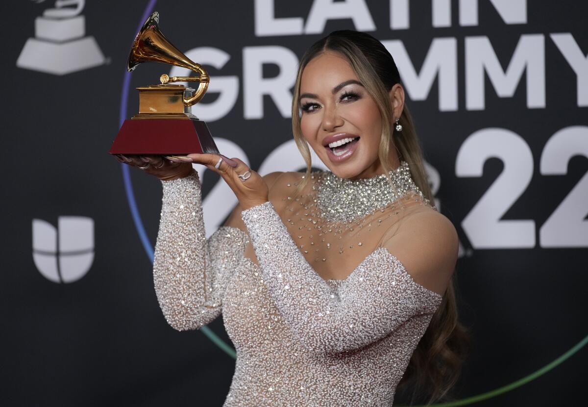Chiquis' festeja de manera bulliciosa su Latin Grammy - Los Angeles Times