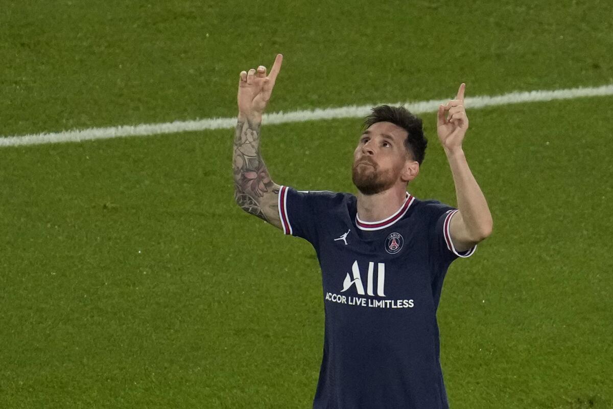 Lionel Messi celebra tras marcar el tercer gol del PSG 