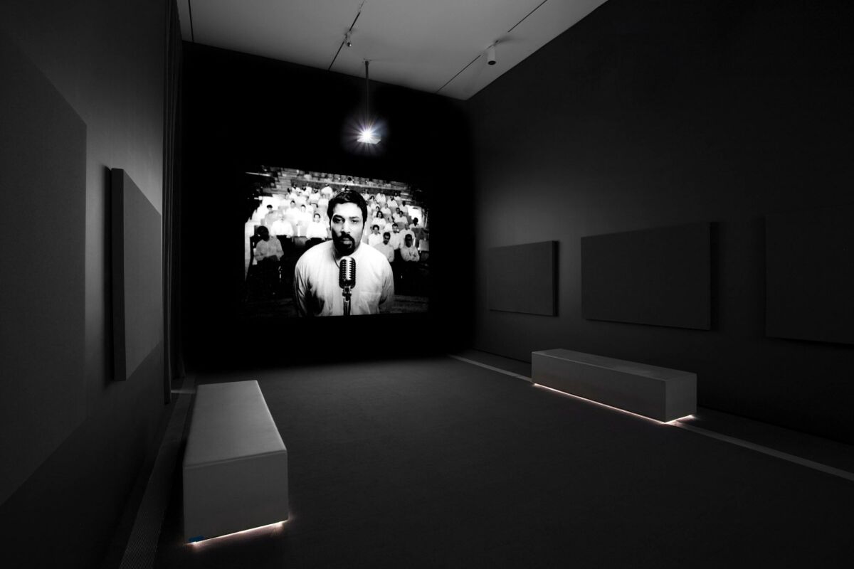 Shirin Neshat, "Turbulent," 1998, two-channel video installation, 16 mm film transferred to video