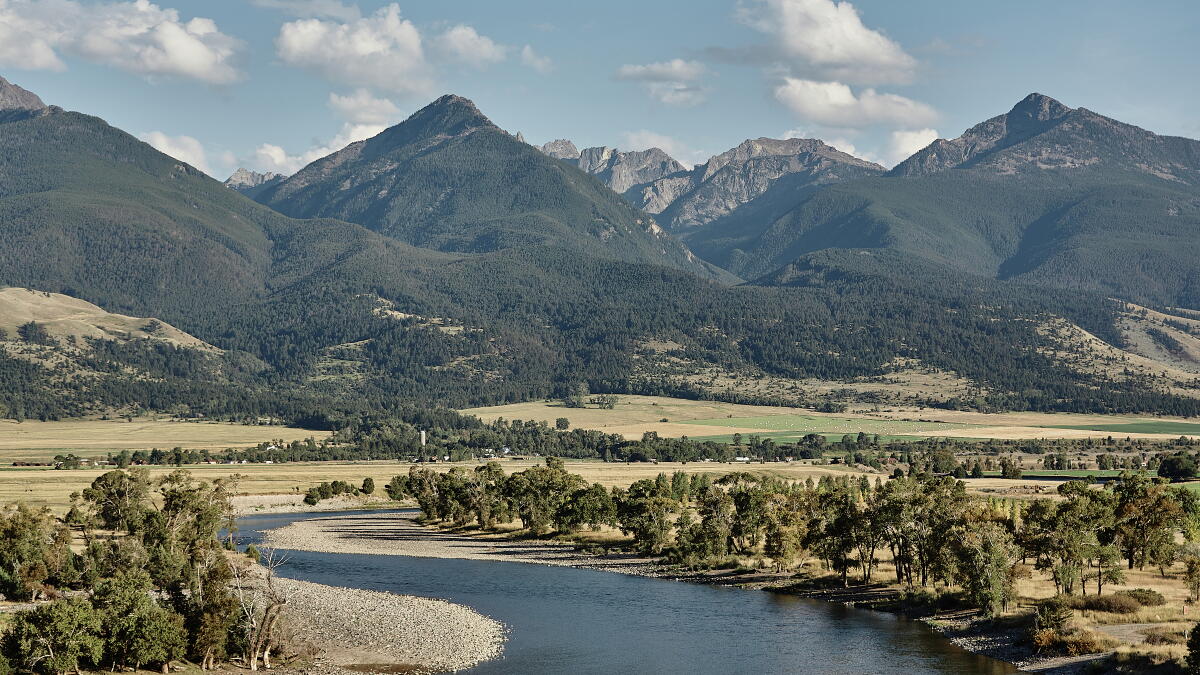 The two sides of the 'Yellowstone' tourism boom - Vimarsana News