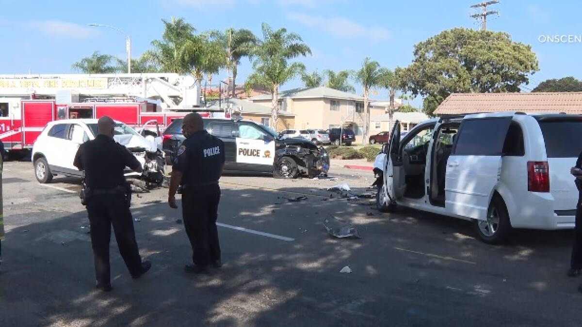 3 Vehicle Crash Involving Chula Vista Police Suv Results In Minor Injuries The San Diego Union Tribune