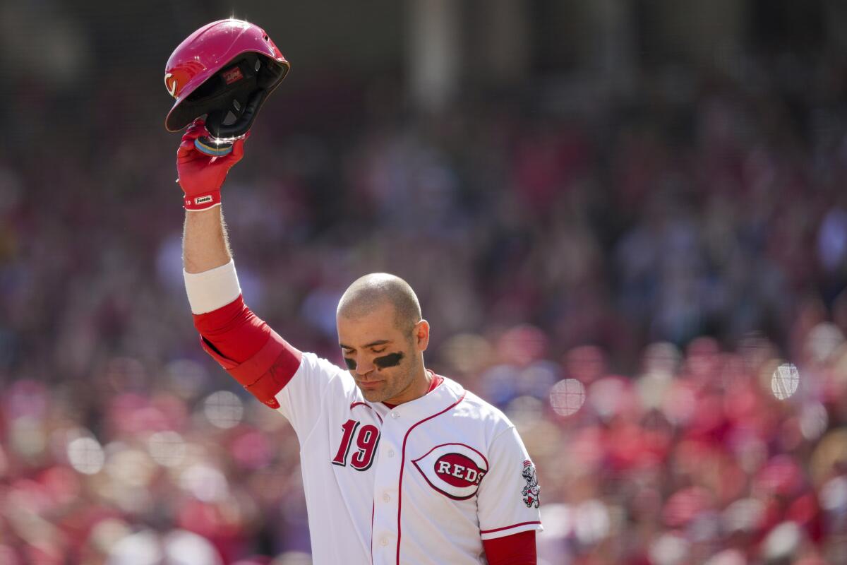 Joey Votto placed on the 10-day injured list by Reds with shoulder
