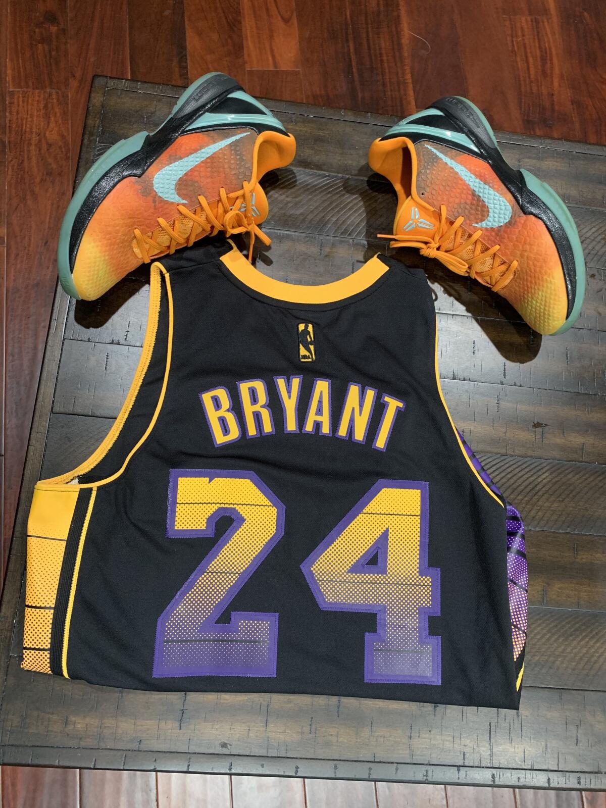 How Kobe Bryant collectibles sold out in the South Bay the day after his  death – Daily Breeze