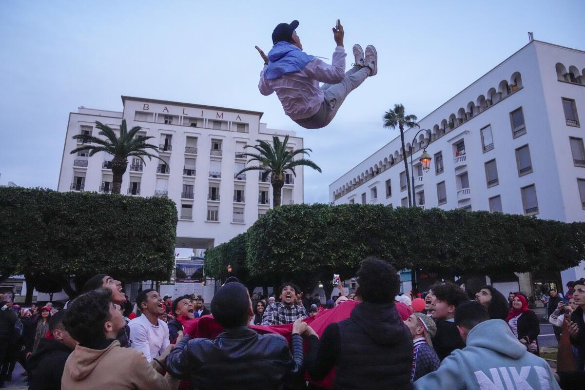Marroquíes festejan en Rabat, Marruecos,