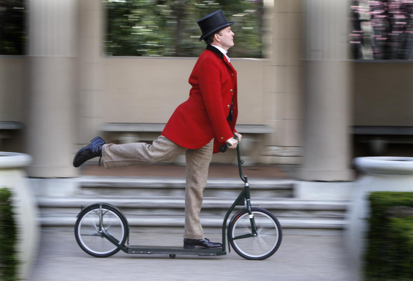 In "A Gentleman's Guide to Love and Murder," there's a long string of heirs to bump off before a low-ranking relative can get his hands on a dukedom. Jefferson Mays plays all of those heirs in the comic musical, which has arrived at San Diego's Old Globe from the Hartford Stage in Connecticut. Mays, in one of his costumes, zips around the Old Globe's Balboa Park environs.