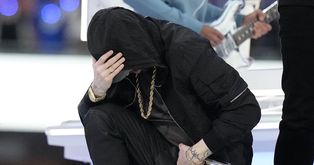 Eminem Takes A Knee In Super Bowl Halftime Show – Review – Deadline