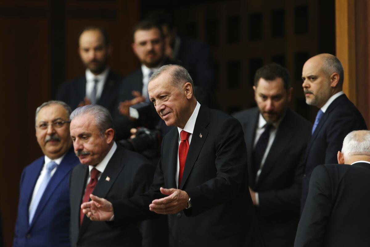 Turkish President Recep Tayyip Erdogan with lawmakers