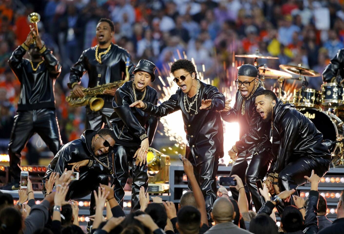 Bruno Mars performs during half-time at the NFL's Super Bowl 50 football game between the Carolina Panthers and the Denver Broncos in Santa Clara, California February 7, 2016. REUTERS/Mike Blake