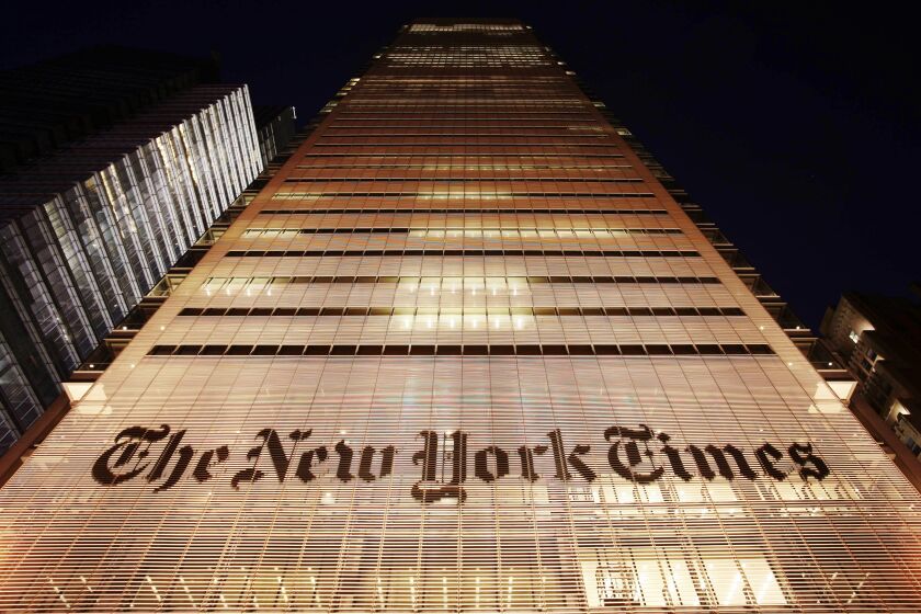 ARCHIVO - El edificio del periódico The New York Times en Nueva York, el 21 de octubre de 2009. (AP Foto/Mark Lennihan, Archivo)