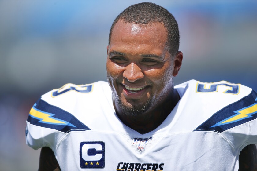 Rehabbing Mike Pouncey at center of Chargers' revamped line - Los ...