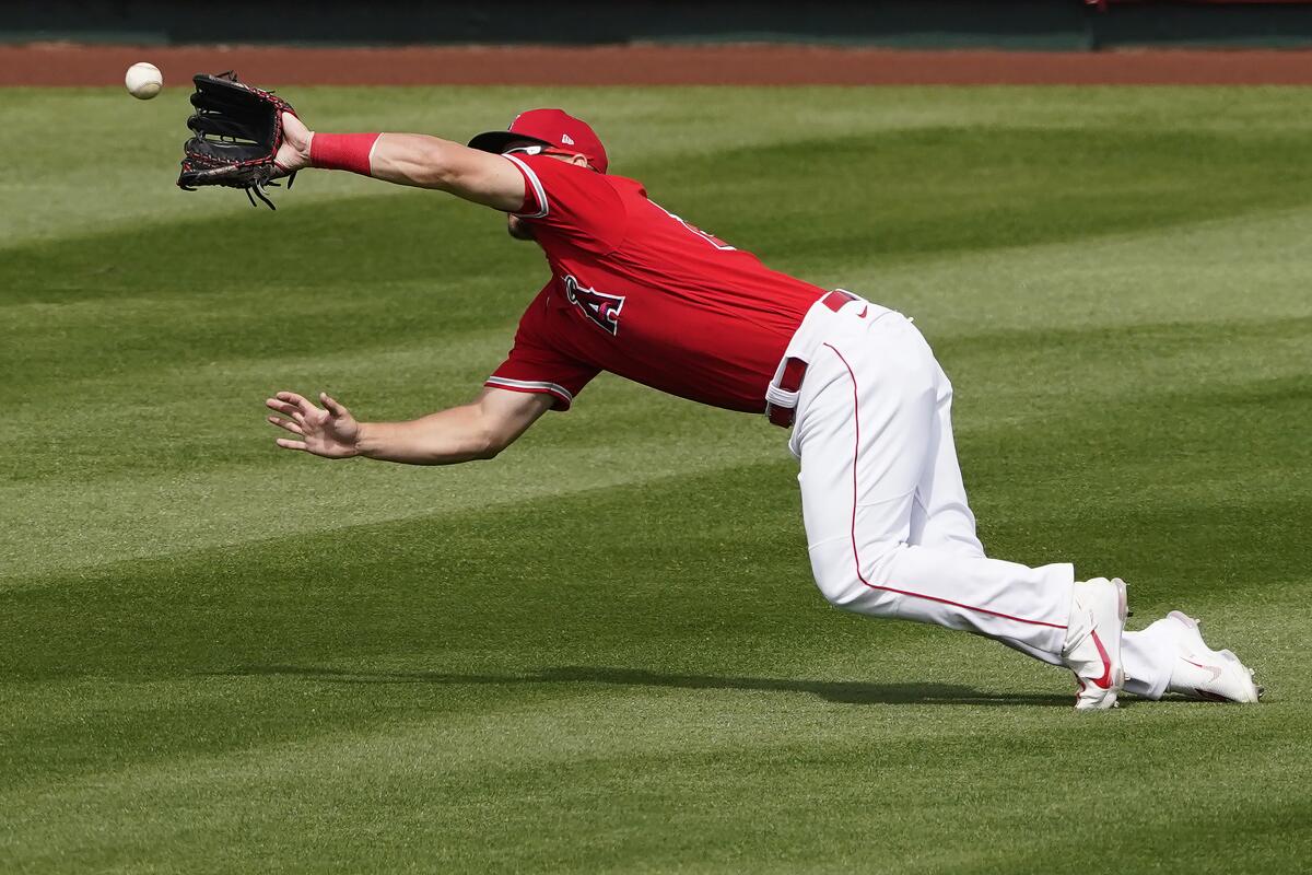 Brewers add infield depth with Dee Strange-Gordon on minor-league deal