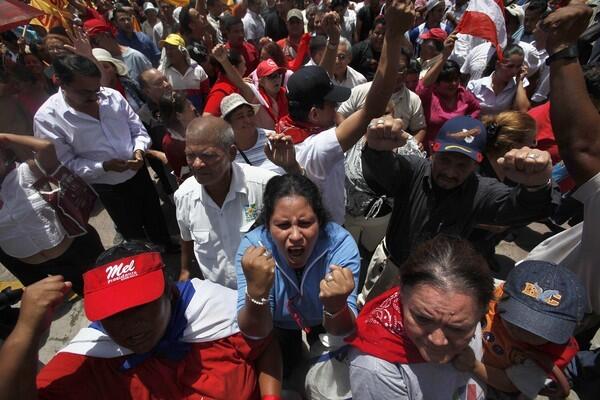 Zelaya supporters rally in capital