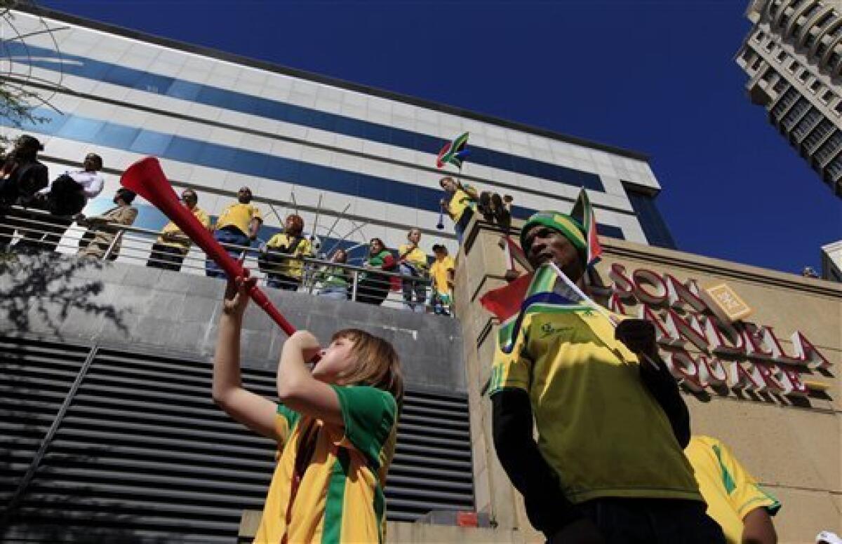 Vuvuzela South Africa - Original von der Fussball-WM 2010, € 29,- (4490  Sankt Florian) - willhaben