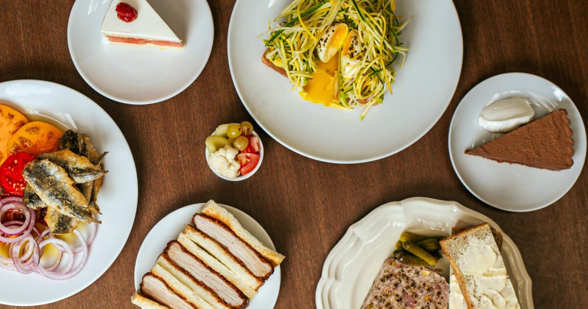 Review: Cafe 2001 is the kind of eccentric haven that L.A. needs right now