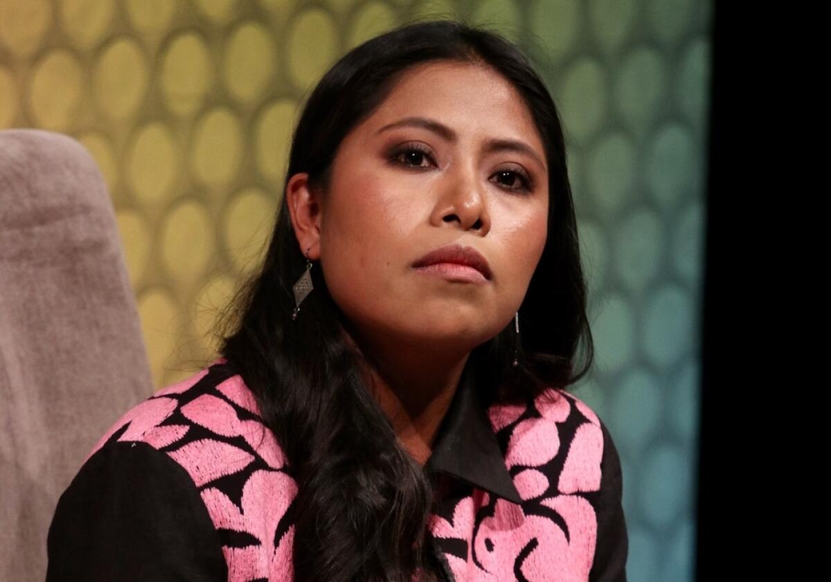 La actriz originaria de Oaxaca Yalitza Aparicio durante una de sus conferencias.