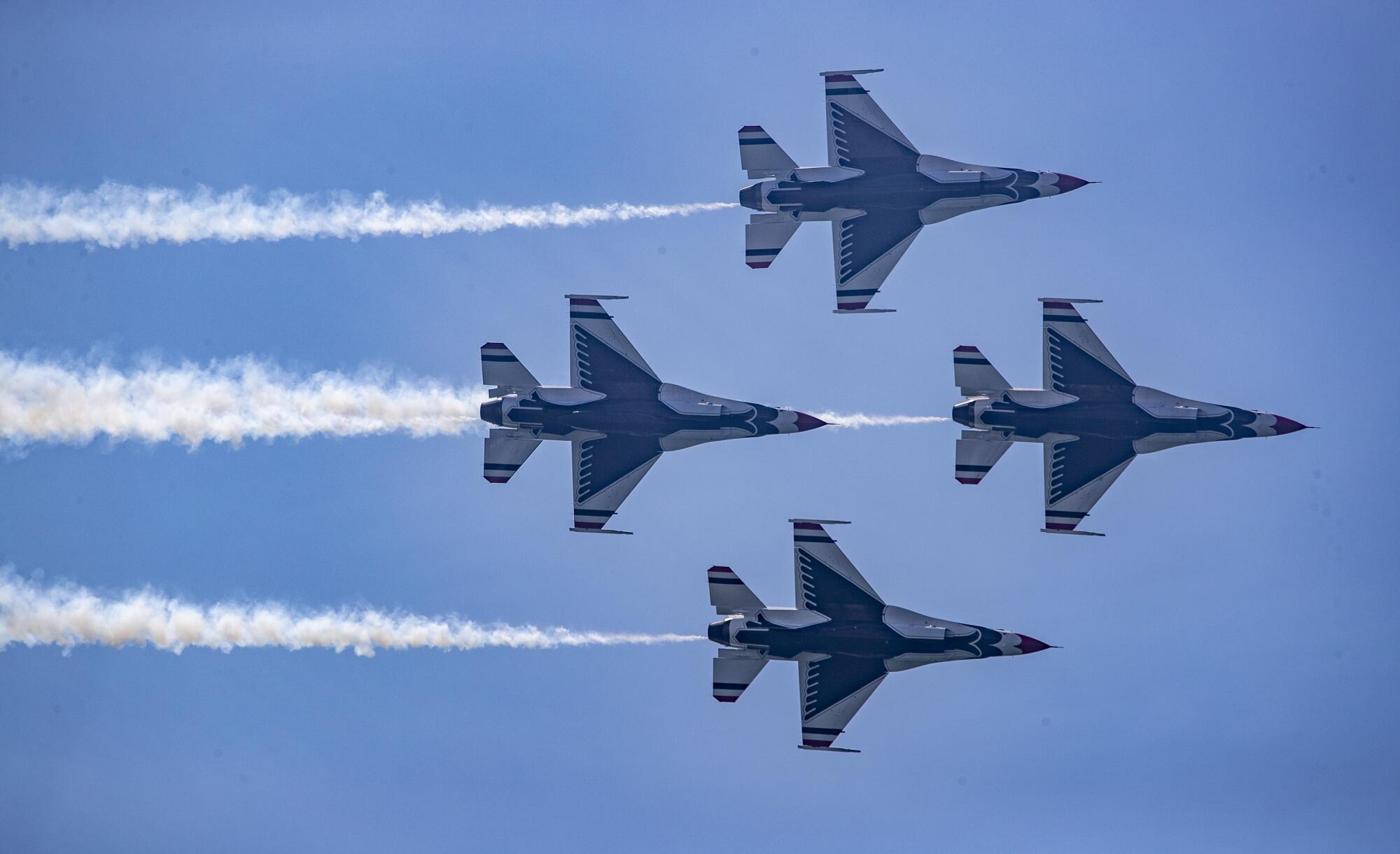  U.S. Air Force Thunderbirds streak across the sky 