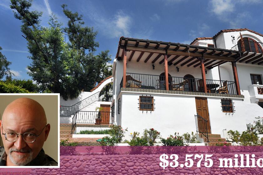 Director-producer-screenwriter Frank Darabont has sold his house in Los Feliz for $3.575 million.