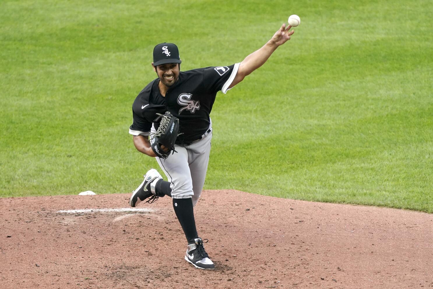 CHICAGO, IL - AUGUST 11: Chicago White Sox relief pitcher Aaron