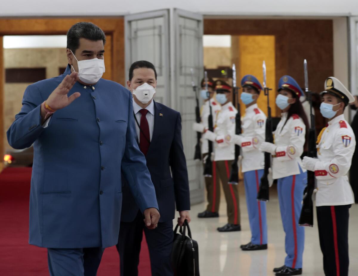 El presidente de Venezuela, Nicolás Maduro, llega al Palacio de la Revolución 