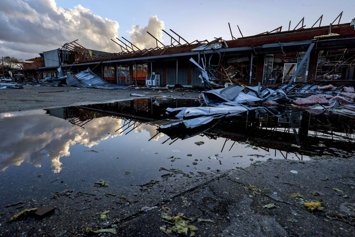 EXPLAINER What came together to make deadly Alabama tornado The San