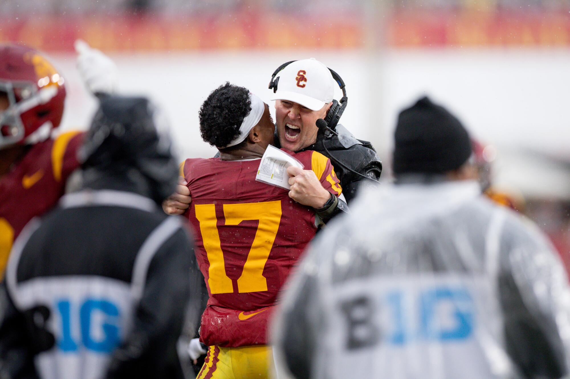 How USC’s switch portal strategy has fueled its push to fringe of playoff berth How USC’s switch portal strategy has fueled its push to fringe of playoff berth
