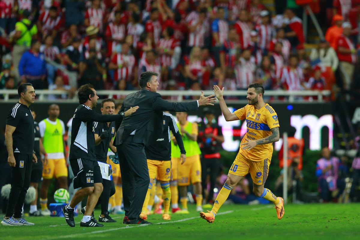 El campeón Tigres del uruguayo Siboldi inicia defensa del título ante el Puebla