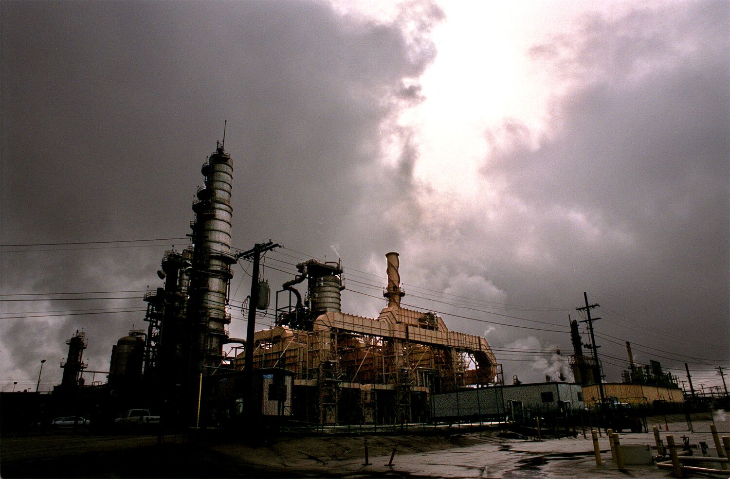 Study of U.S. oil refineries ranks Chevron El Segundo as worst emitter of two water pollutants