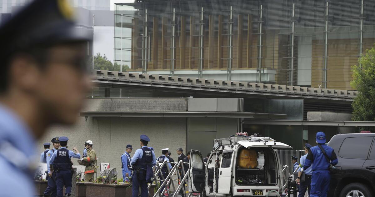 Sede del partido gobernante de Japón atacada con bombas incendiarias y arrestado sospechoso