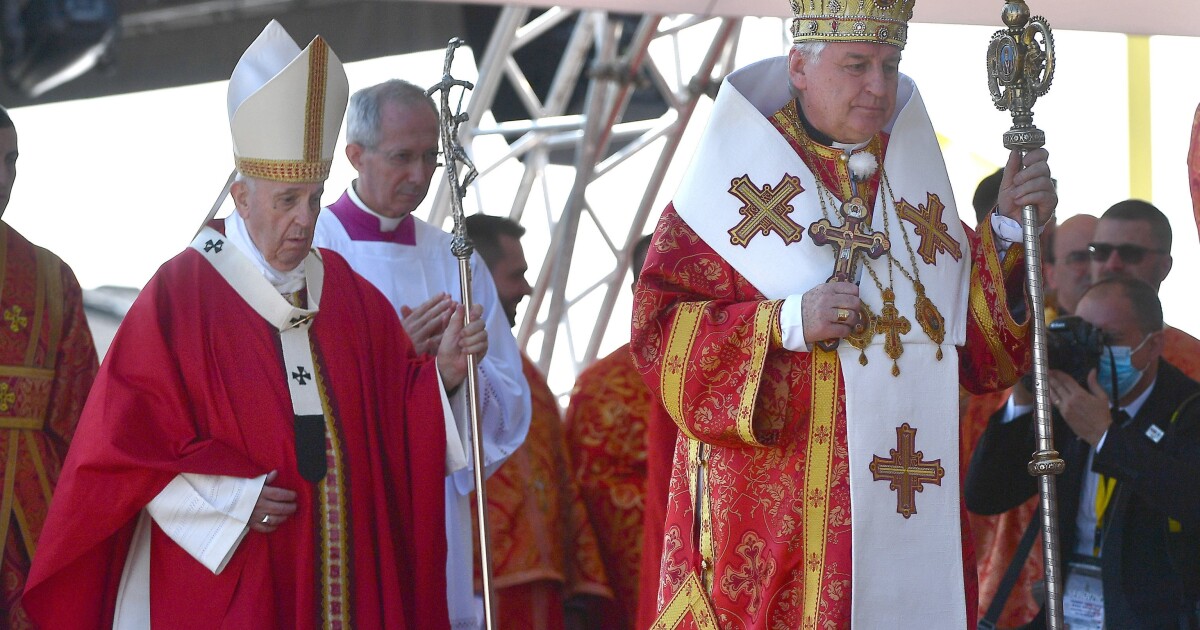 Un arzobispo eslovaco que estuvo con el Papa ha dado positivo en covid