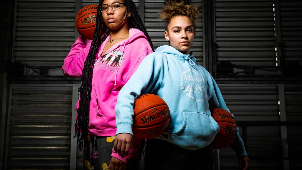 La Jolla Country Day advances in girls basketball regionals; other Torreys  teams fall - La Jolla Light