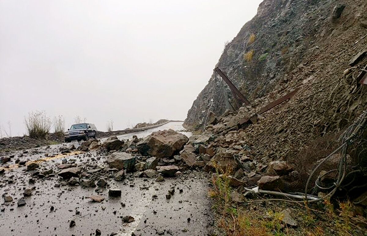 Rock slide closes 40mile stretch of Highway 1 near Big Sur Los