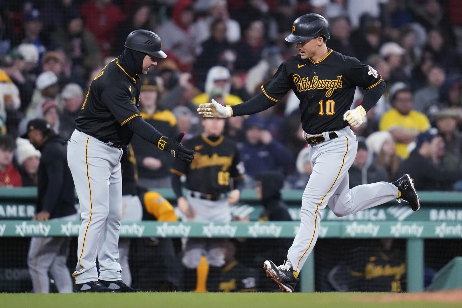 Reynolds, Delay homers help lift Pirates over Red Sox 7-6