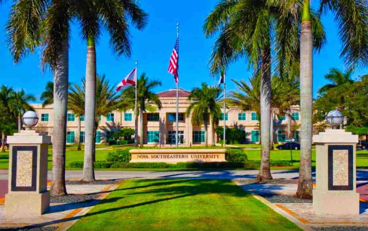 La Universidad Nova Southeastern de Florida.