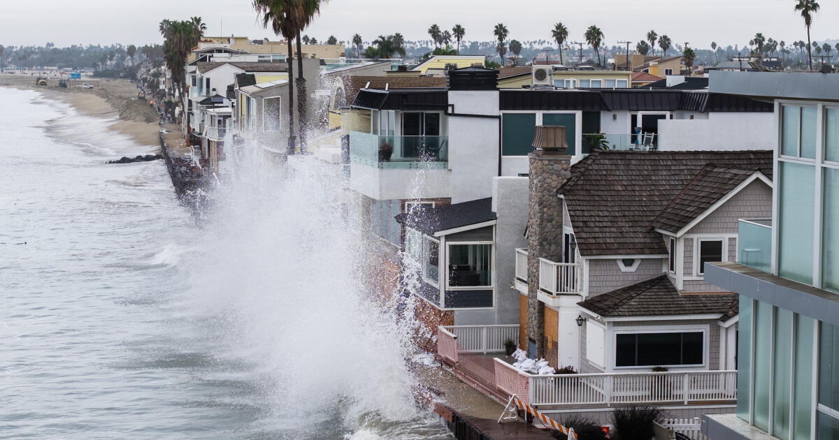 Triple threat: Tropical Storm Rachel, Kelvin wave, high tides combined to batter SoCal coast - BERITAJA