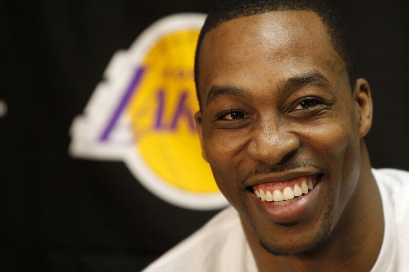 Dwight Howard received Twitter pleas from Steve Nash and Magic Johnson to stay with the Lakers.