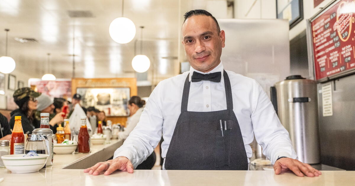 Original Pantry Cafe owner threatens to close historic diner
