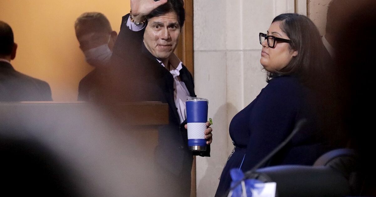 Chaos erupts after Kevin de León shows up at his first L.A. council meeting since October
