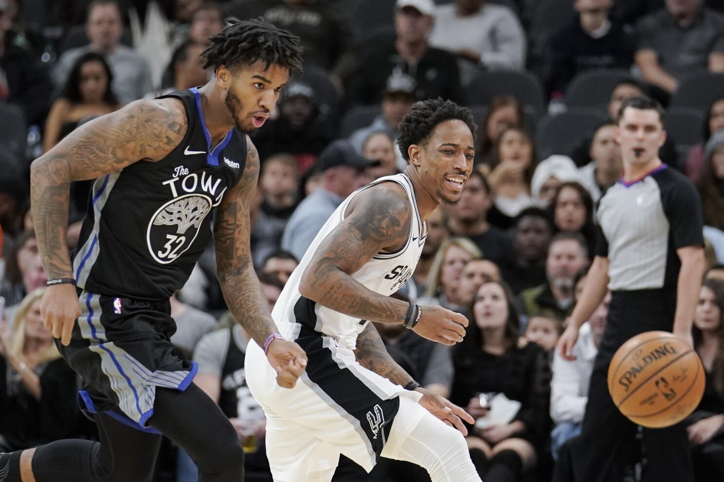 Fadeaway World - DeMar DeRozan just made history with his back-to