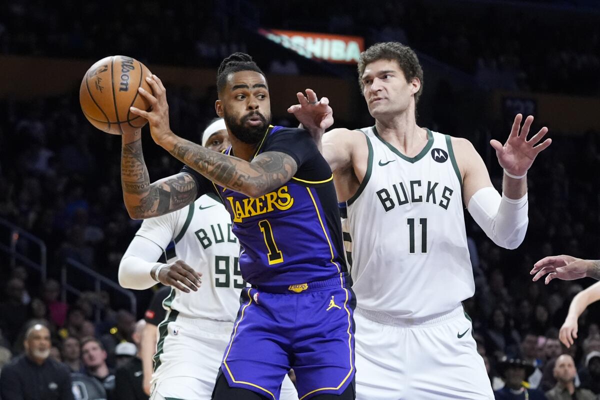 D'Angelo Russell scores 44 as Lakers edge Bucks in a thriller - Los Angeles  Times