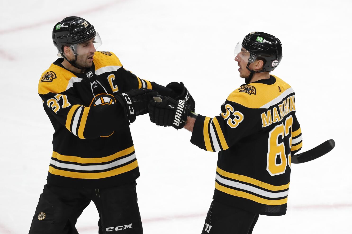 Caps edge Bruins in the shootout in Chara's return to Boston
