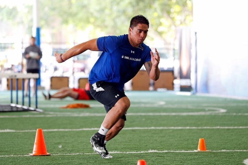 Manti Te'o works out in preparation for the NFL draft.