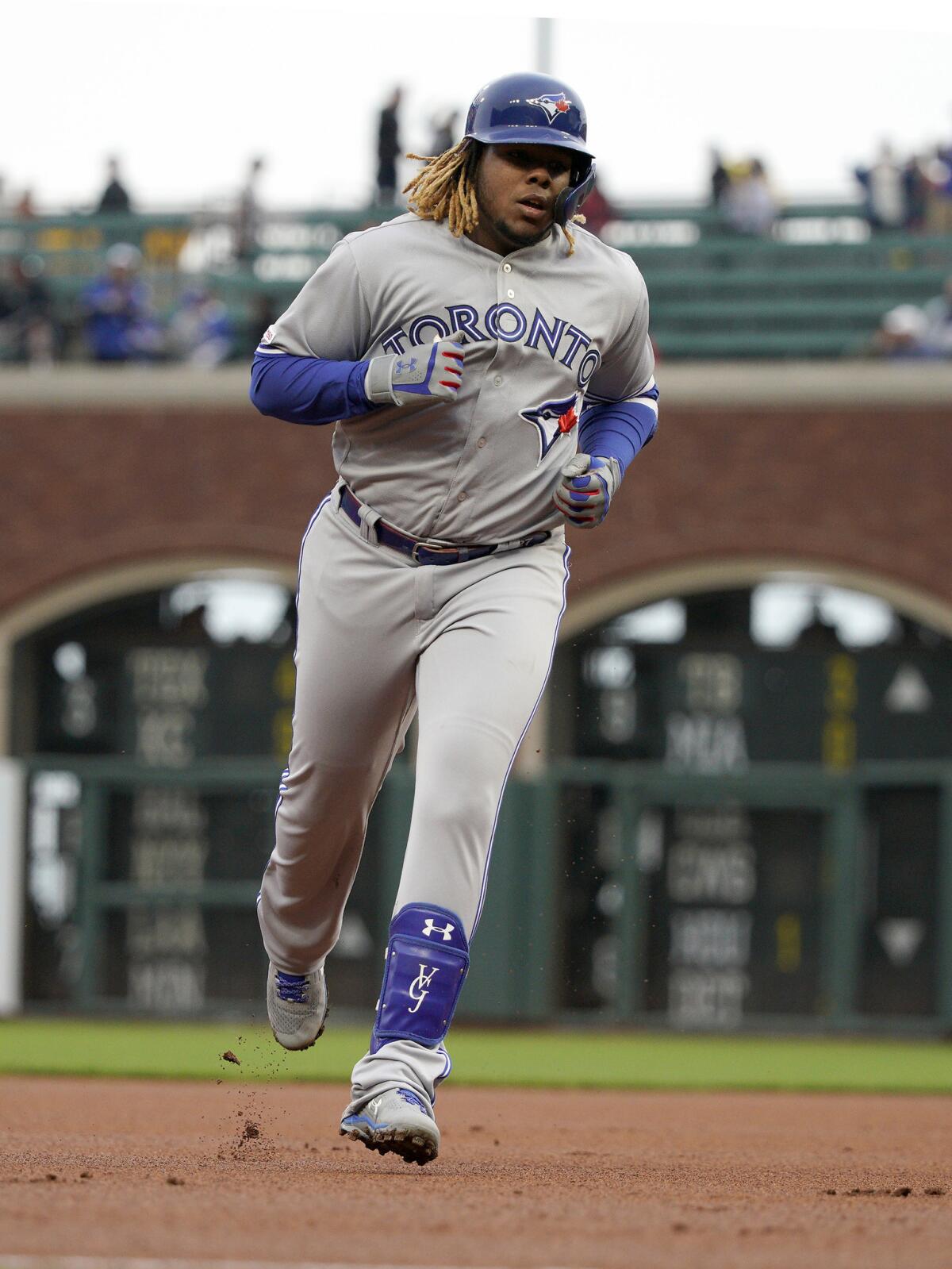 Vladdy Jr. hits first 2 HRs, youngest Blue Jay to go deep - The