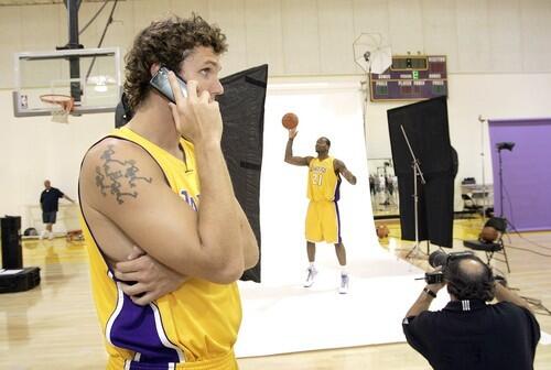 Luke Walton, Josh Powell