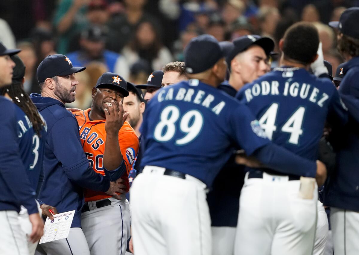 Astros boost wild card lead with contentious 8-3 win over Mariners