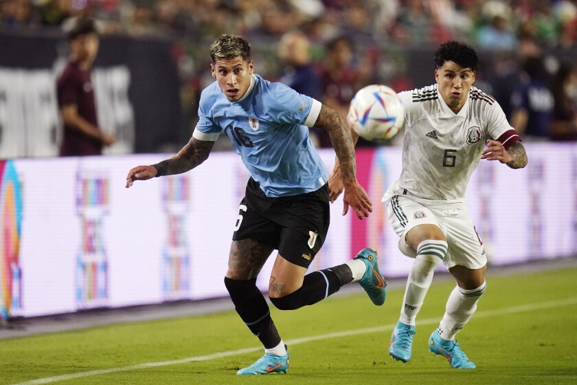 Obrońca Meksyku Jorge Sanchez (6) in